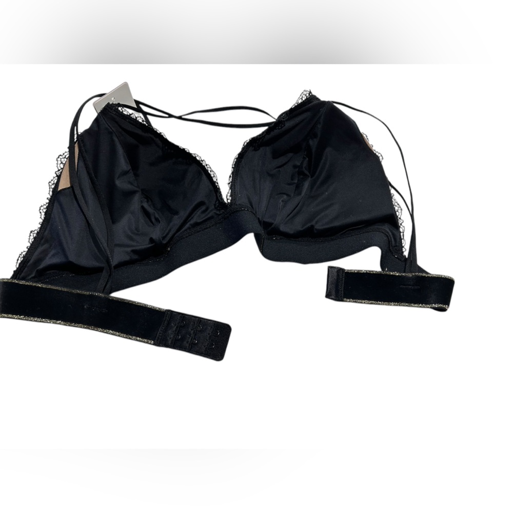 Pretty b.tempt’d Lace Bralette in black with light padding in beige - Picture 7 of 11